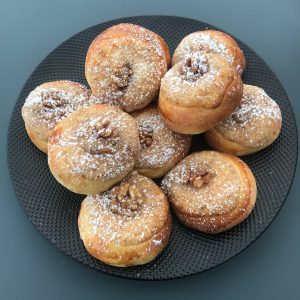 Broodjes met walnotencreme